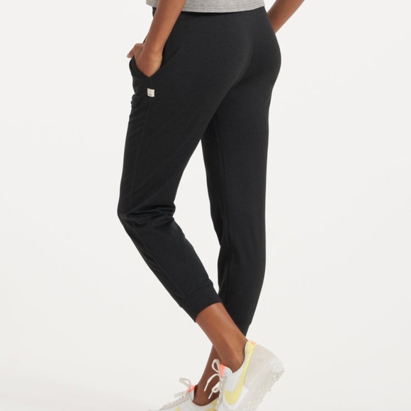 Vuori Performance Joggers - Picture 13 of 14